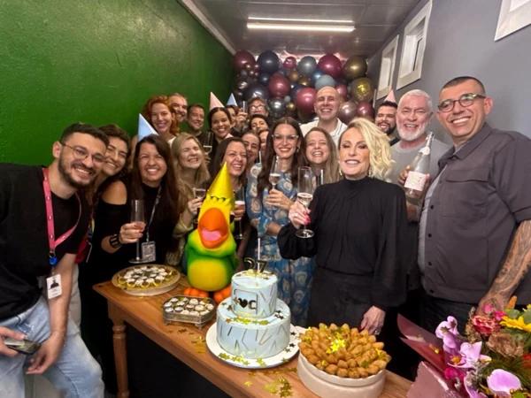 Imagem associada à matéria: Ana Maria Braga comemora 27 anos do Mais Você na televisão
