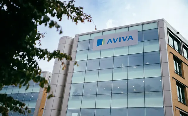 Fachada de edifício com identificação da seguradora Aviva