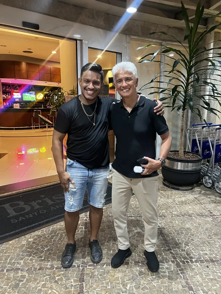 Vinicius Xavier em encontro com Bebeto, registro do acervo pessoal