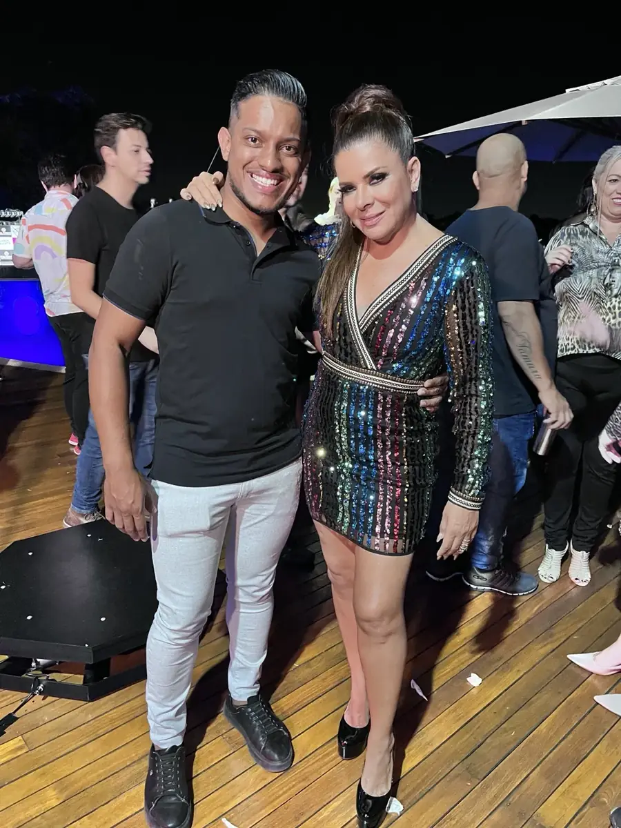 Vinicius Xavier em encontro com Mara Maravilha, registro do acervo pessoal