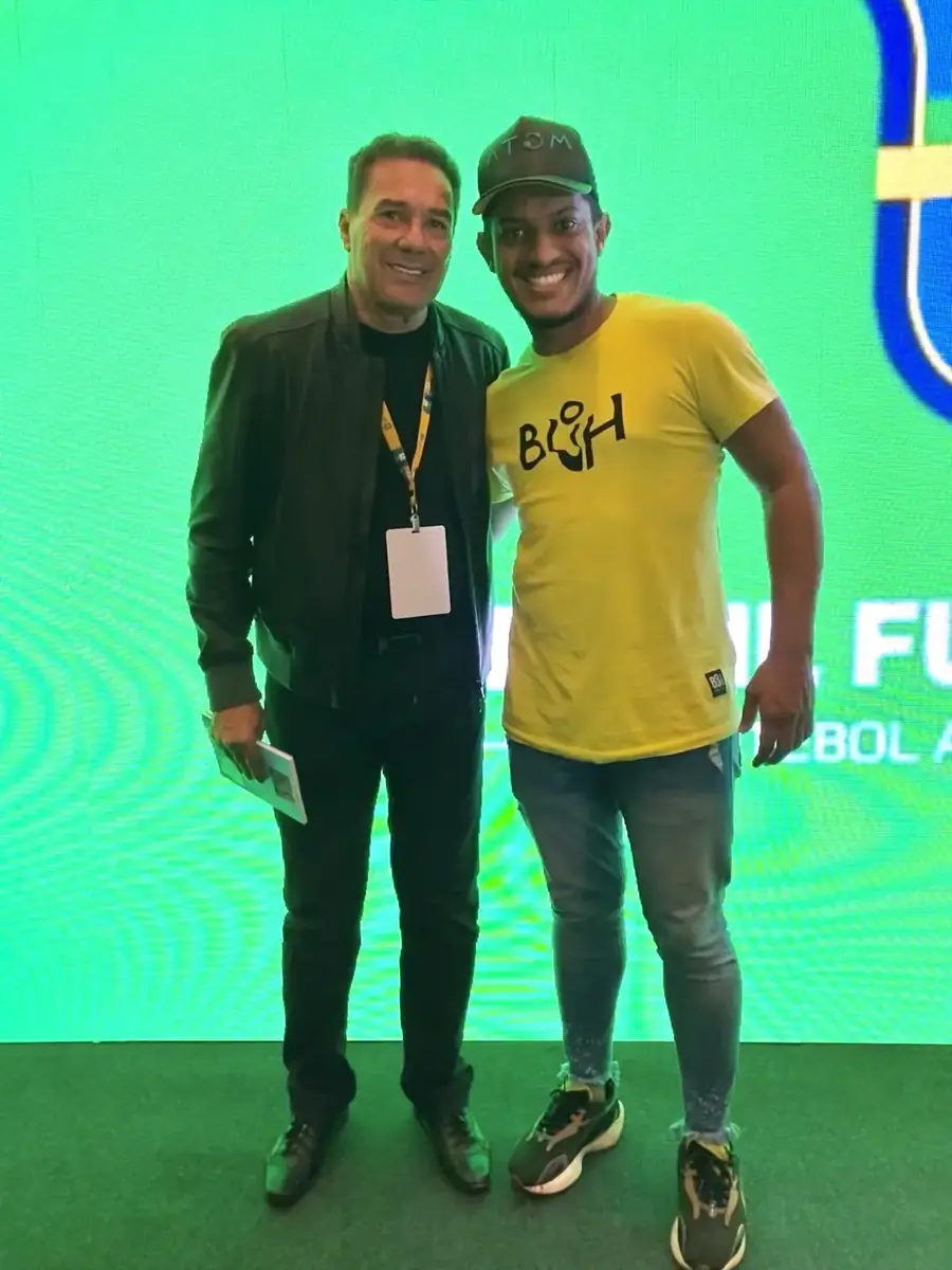 Vinicius Xavier em encontro com Vanderlei Luxemburgo, registro fotográfico do acervo pessoal